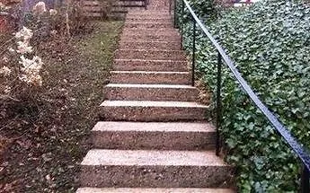 Nachher: Steintreppe im Hang
